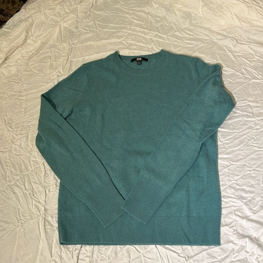 Uniqlo Cashmere Sweater